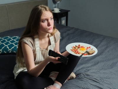 Spíte nepokojne? Možno za to môže práve vaša večera